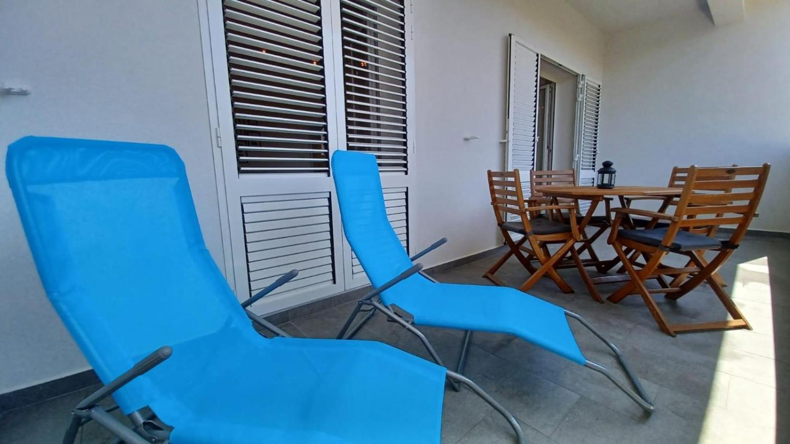 Apartments Daria Krk Town Exterior photo